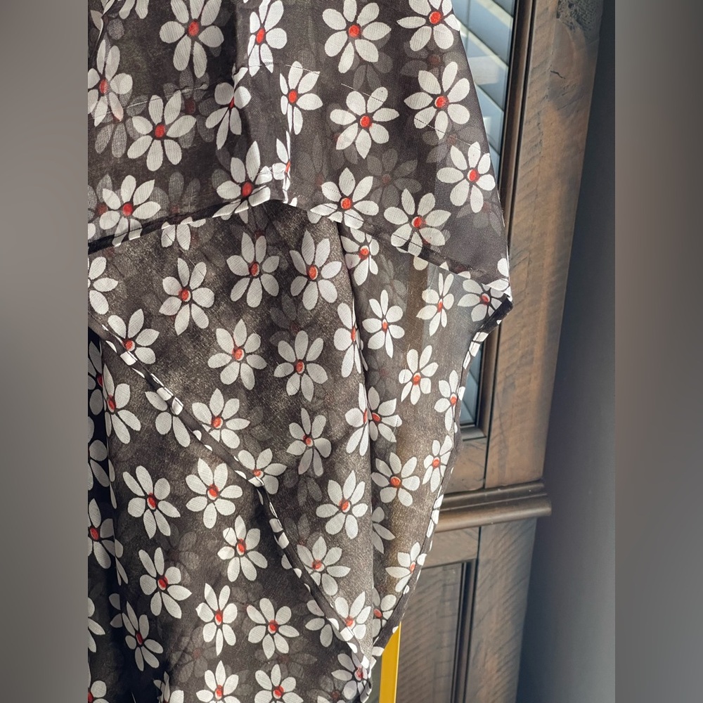 Raj NWT Trading & Imports Mireille Breeze Floral Black and White Printed Kimono - Picture 5 of 6